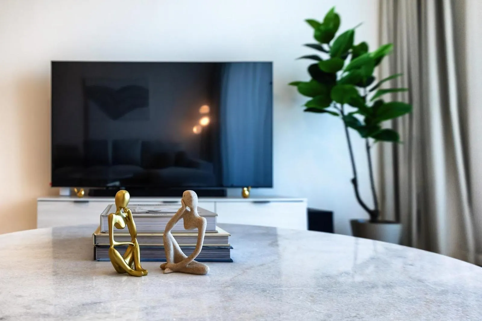 Gorgeous 1Bd Apt With Beach Access In Grand Bleu Dubai Apartment