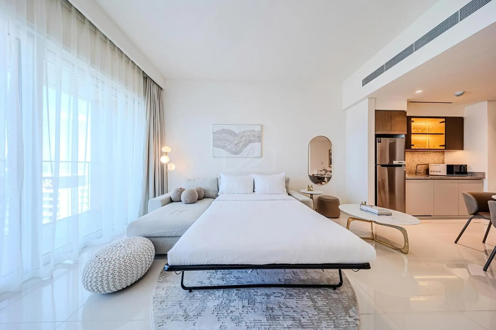 Gorgeous 1Bd Apt With Beach Access In Grand Bleu Dubai Apartment