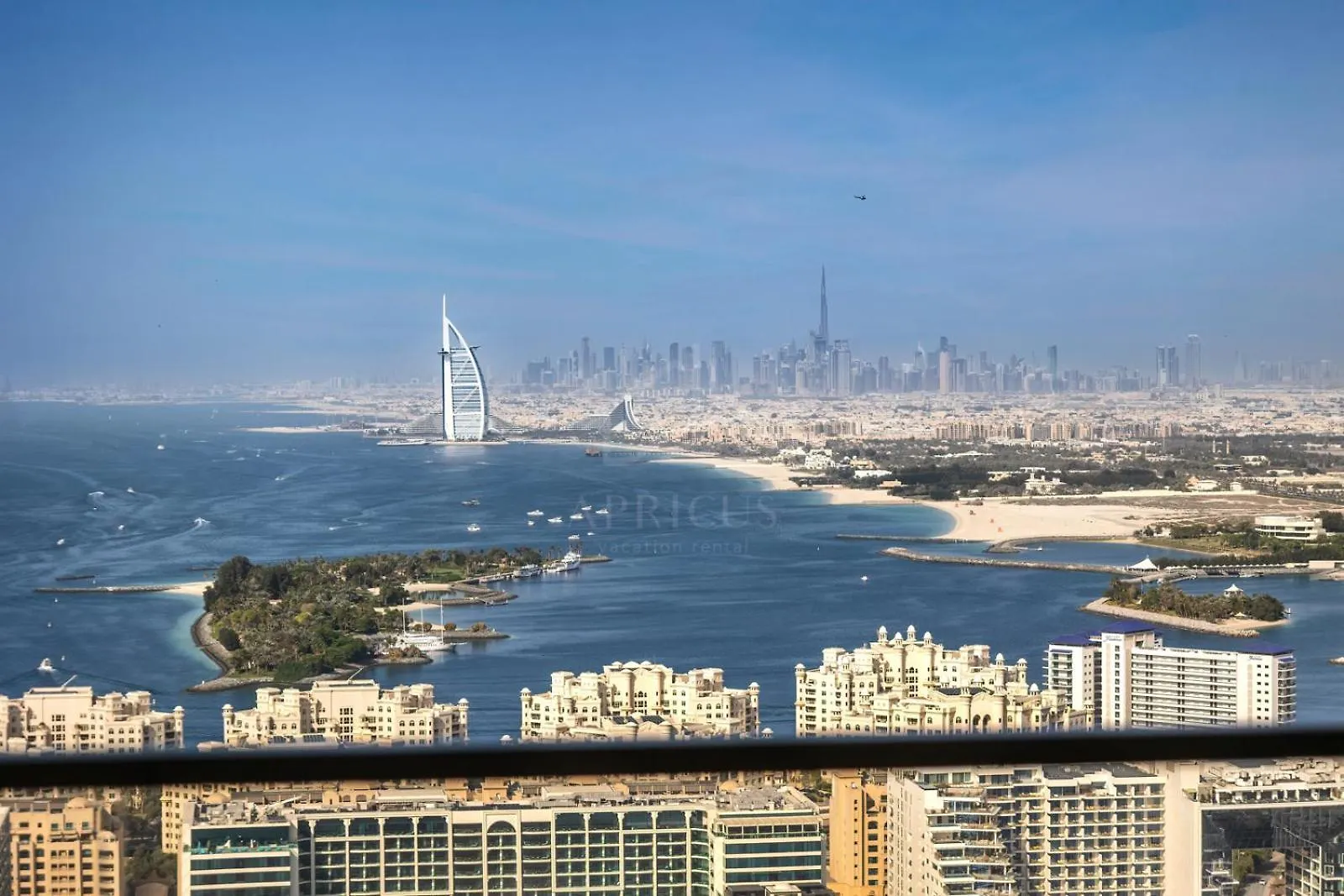 Gorgeous 1Bd Apt With Beach Access In Grand Bleu Dubai