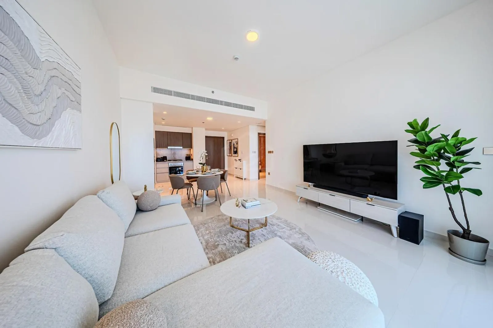 Gorgeous 1Bd Apt With Beach Access In Grand Bleu Dubai