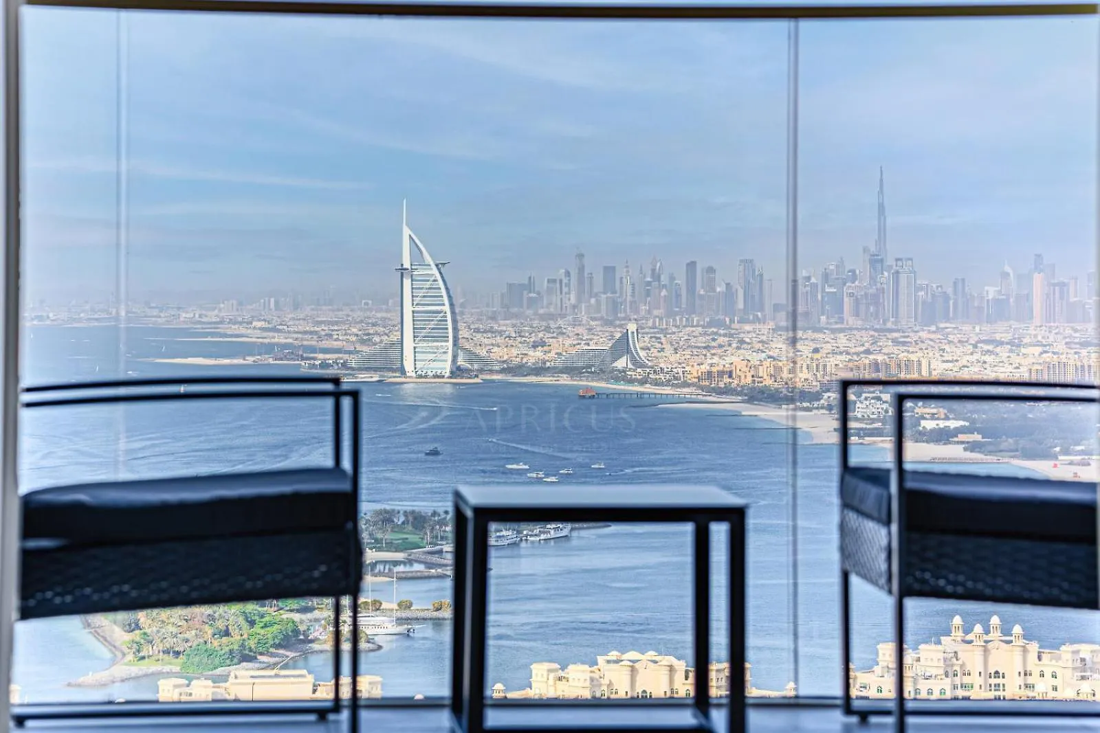 Gorgeous 1Bd Apt With Beach Access In Grand Bleu Dubai