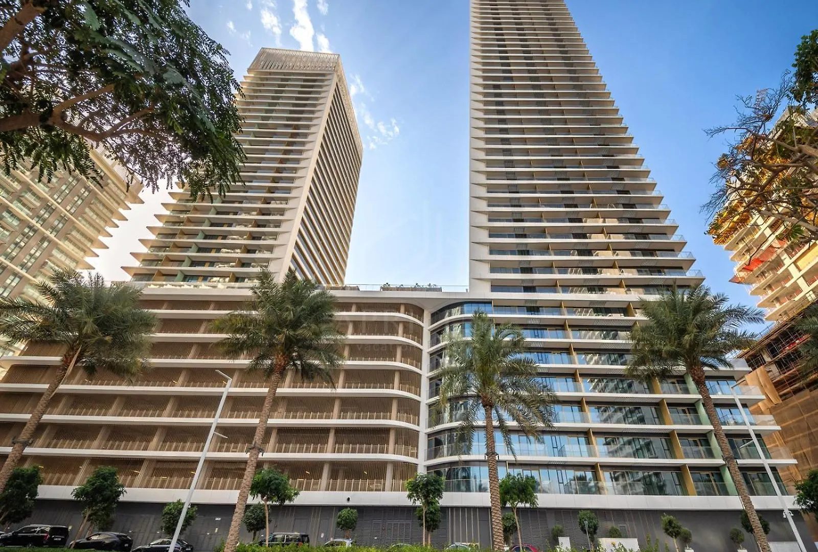 Gorgeous 1Bd Apt With Beach Access In Grand Bleu Dubai
