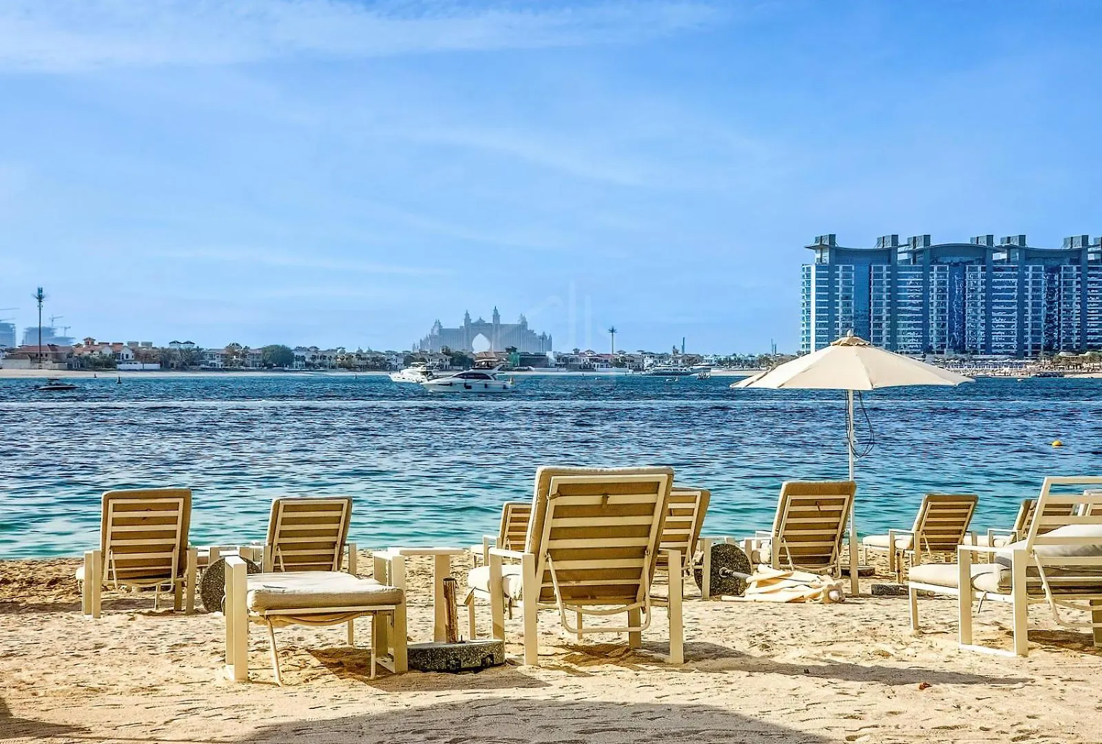 Gorgeous 1Bd Apt With Beach Access In Grand Bleu Dubai Apartment