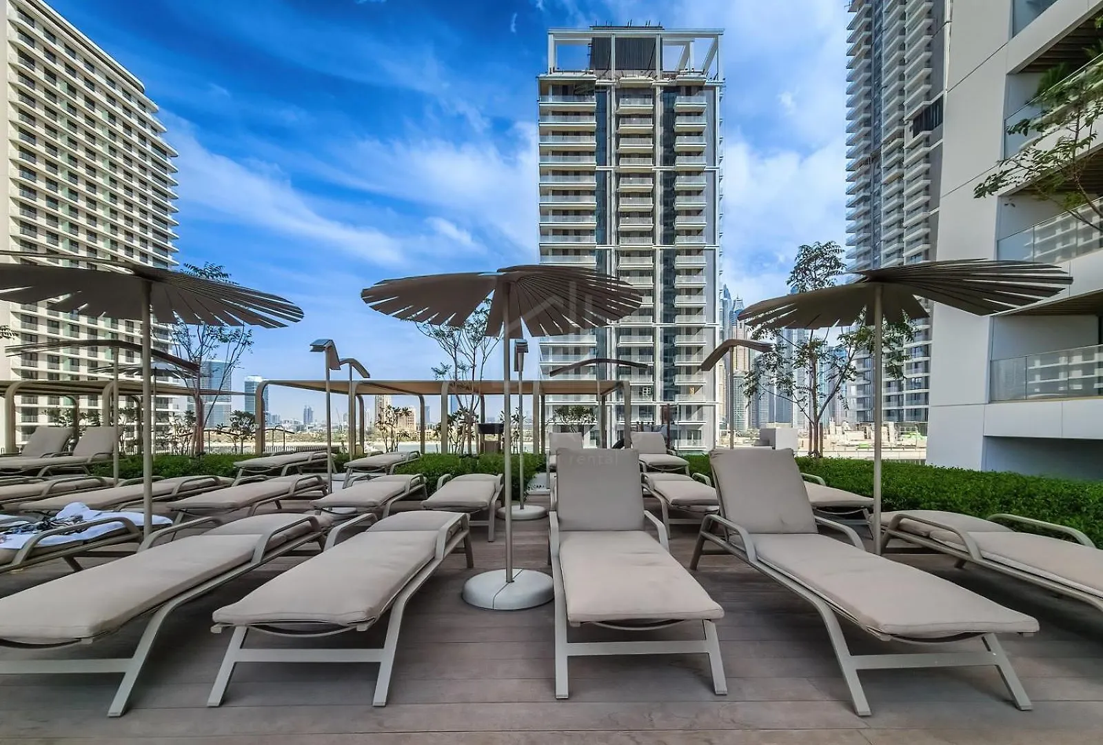 Gorgeous 1Bd Apt With Beach Access In Grand Bleu Dubai