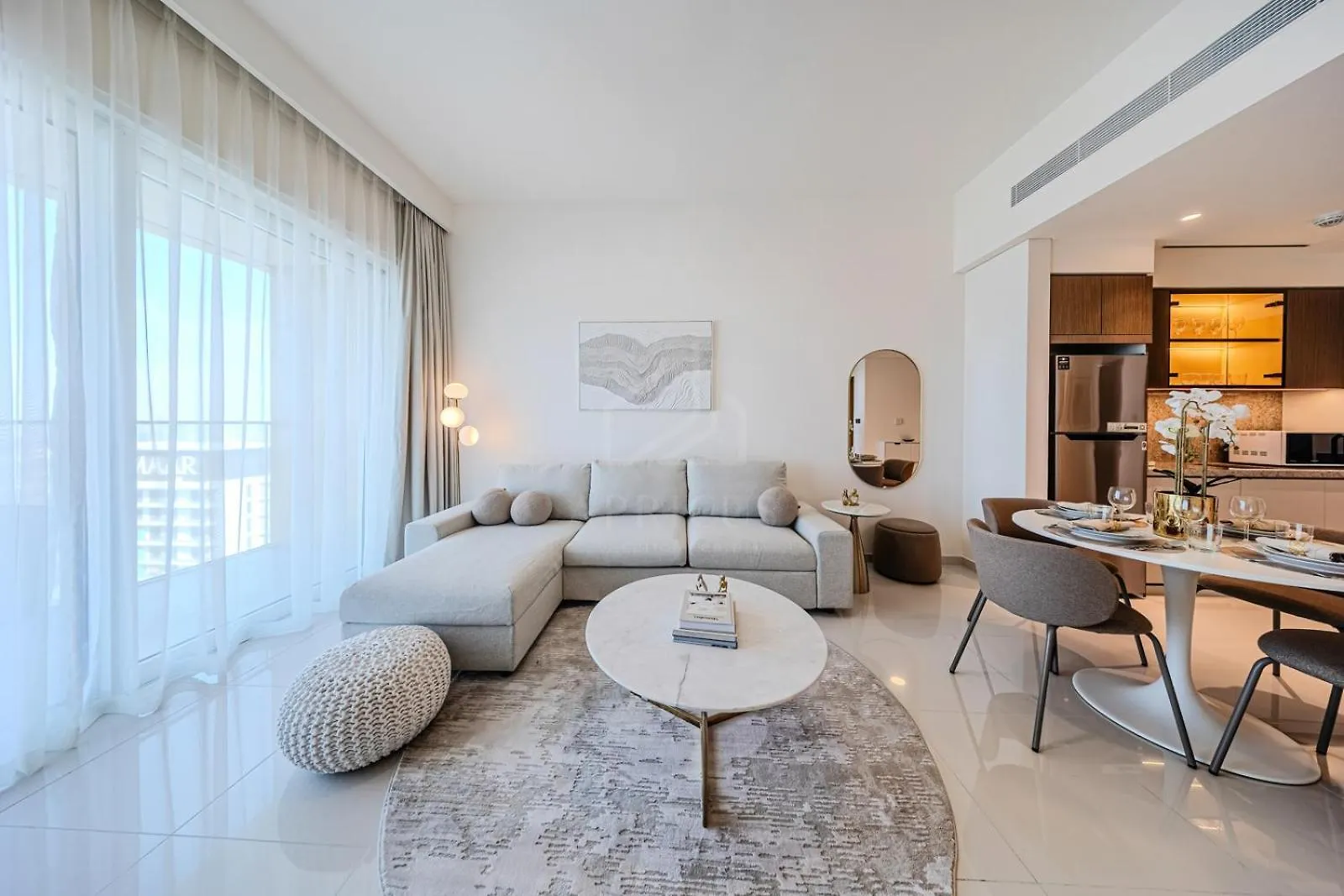Gorgeous 1Bd Apt With Beach Access In Grand Bleu Dubai Apartment