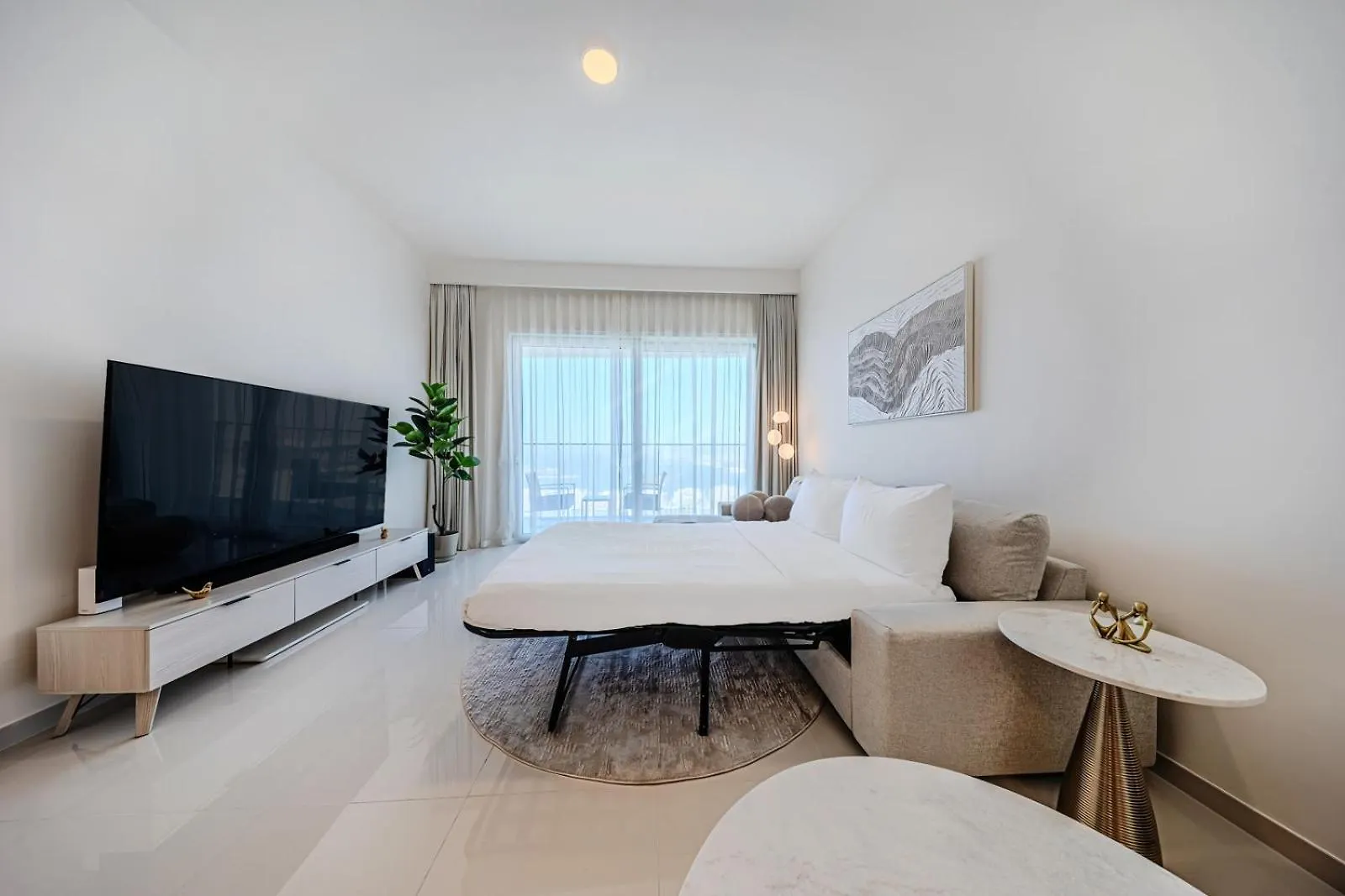 Gorgeous 1Bd Apt With Beach Access In Grand Bleu Dubai